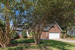 112 Chippenham Circle  photo 4