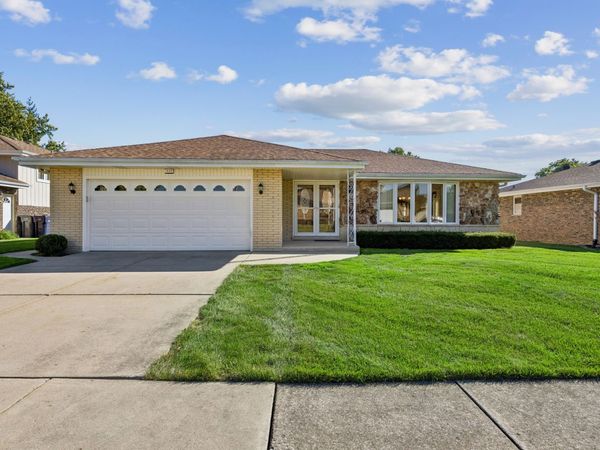 7809 Palm Drive , Orland Park, IL 60462