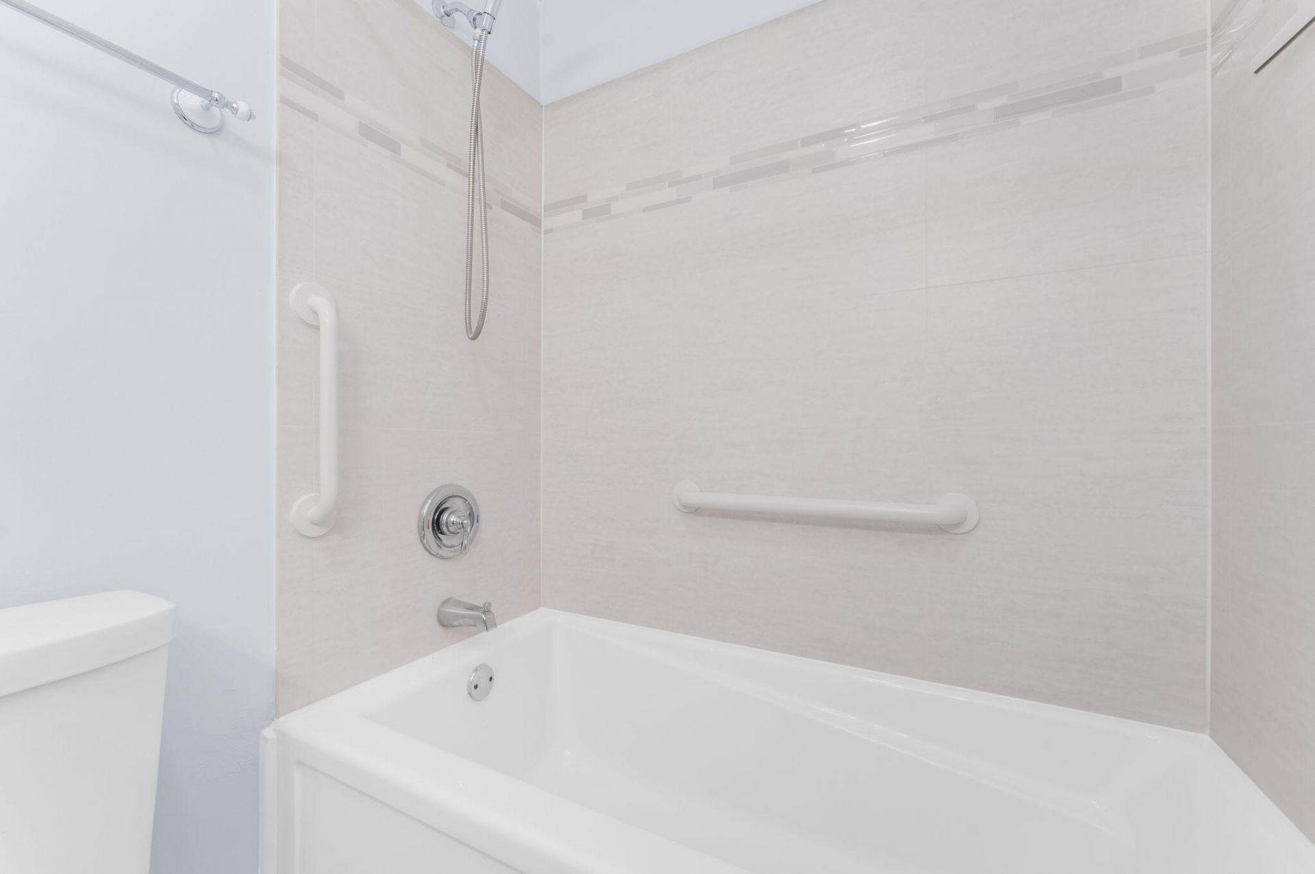 1251 Greenfield Place Photo 16