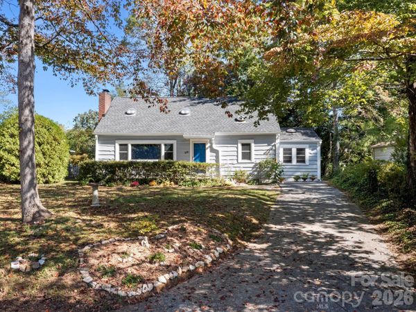 119 Briarwood Lane, Hendersonville, NC 28791