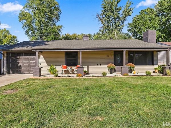 22 Jamaica Drive , St Peters, MO 63376