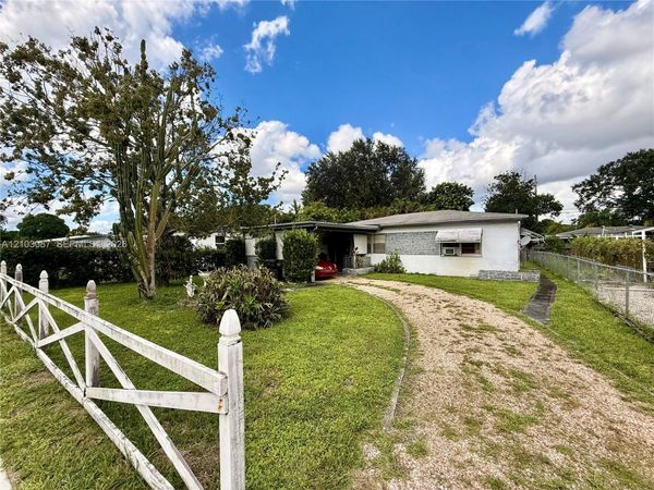 6409 Mayo St , Hollywood, FL 33023