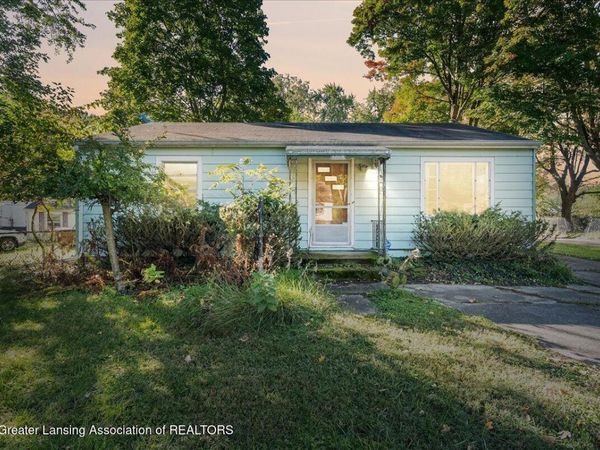 1617 Hillcrest Street, Lansing, MI 48910
