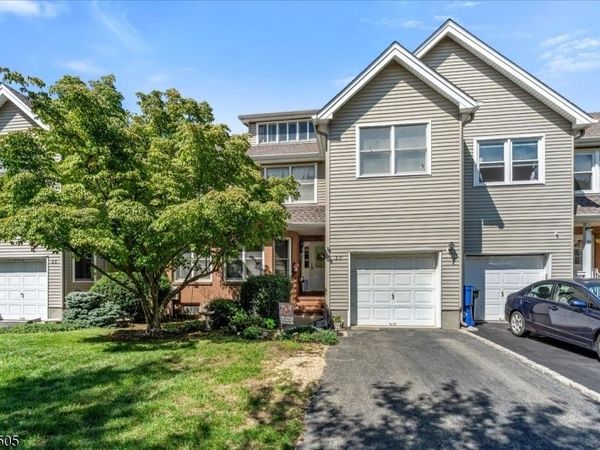 37 Flemming Dr, Hillsborough, NJ 08844