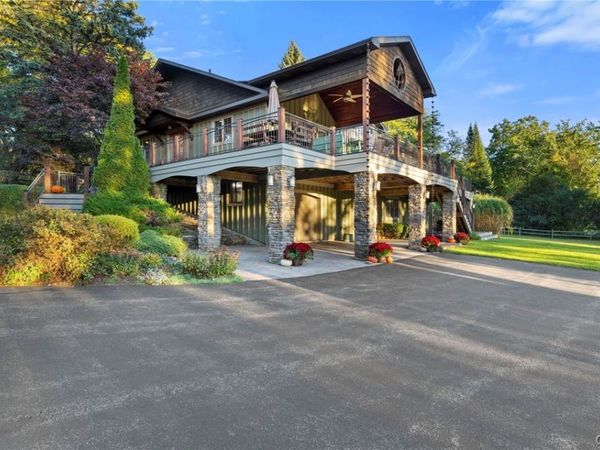 2421 E Lake Road , Skaneateles, NY 13152