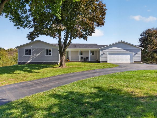 9720 Queens Drive, Manchester, MI 48158