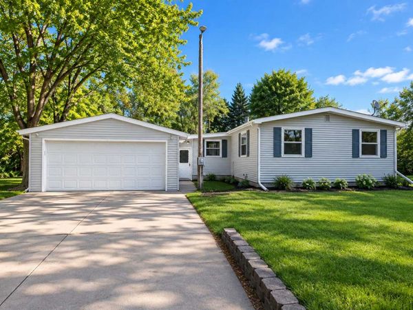 798 2nd Street NE, Hillsboro, ND 58045