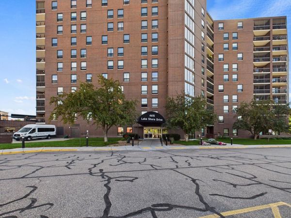 6615 Lake Shore Drive S, Unit 607, Richfield, MN 55423