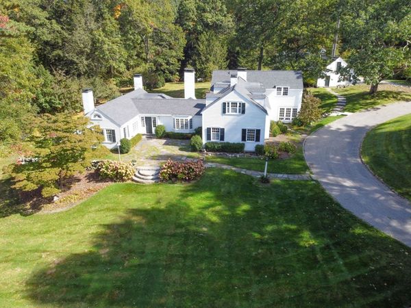 157 Centre St, Dover, MA 02030