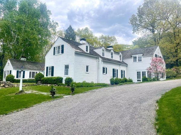 157 Centre St, Dover, MA 02030