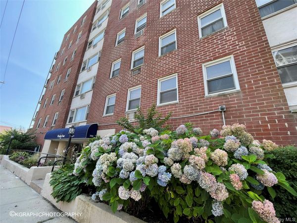 750 Shore Road , Unit 1H  2nd fl, Long Beach, NY 11561