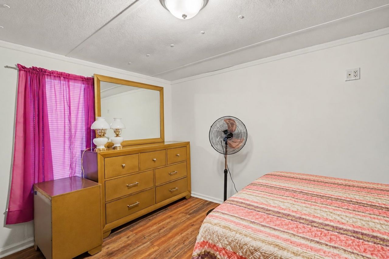 7504 Aubrey Ln. Photo 17