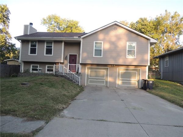6911 N Liberty Street, Liberty, MO 64118