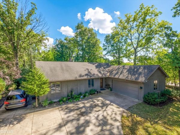 34017 N Lakeside Drive, Grayslake, IL 60030