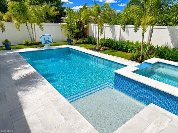 583 99th AVE N, NAPLES, FL 34108