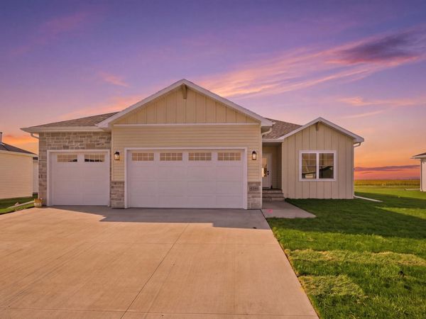 4288 Pine Parkway S, Fargo, ND 58104