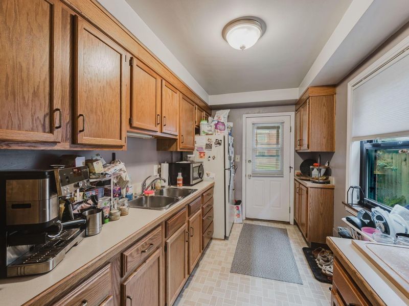 1572 Grandview Avenue, Columbus, OH 43212 Photo 8