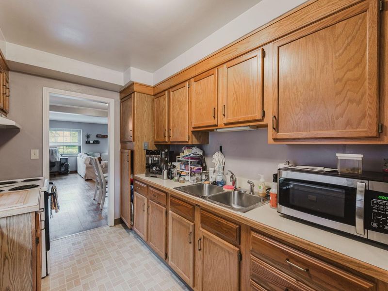 1572 Grandview Avenue, Columbus, OH 43212 Photo 9