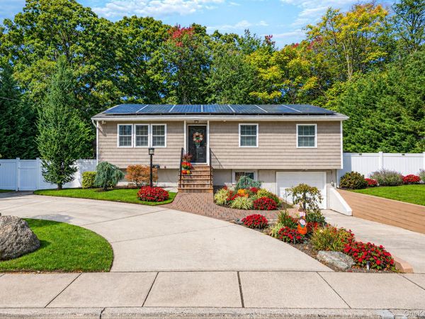 47 Mooney Pond Road , Selden, NY 11784