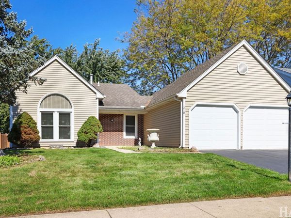 210 W Streamwood Boulevard, Streamwood, IL 60107