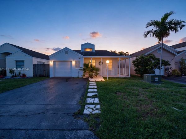 10024 SW 222nd St , Cutler Bay, FL 33190