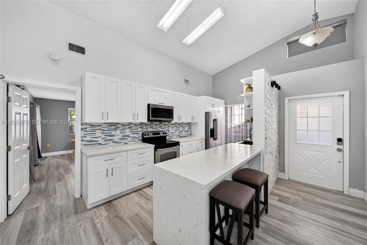 10024 SW 222nd St , Cutler Bay, FL 33190 Photo