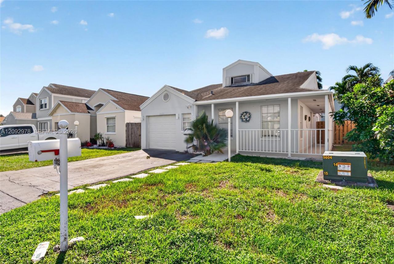 10024 SW 222nd St , Cutler Bay, FL 33190 Photo