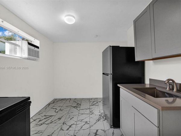 520 NW 49th St , Unit B, Miami, FL 33127