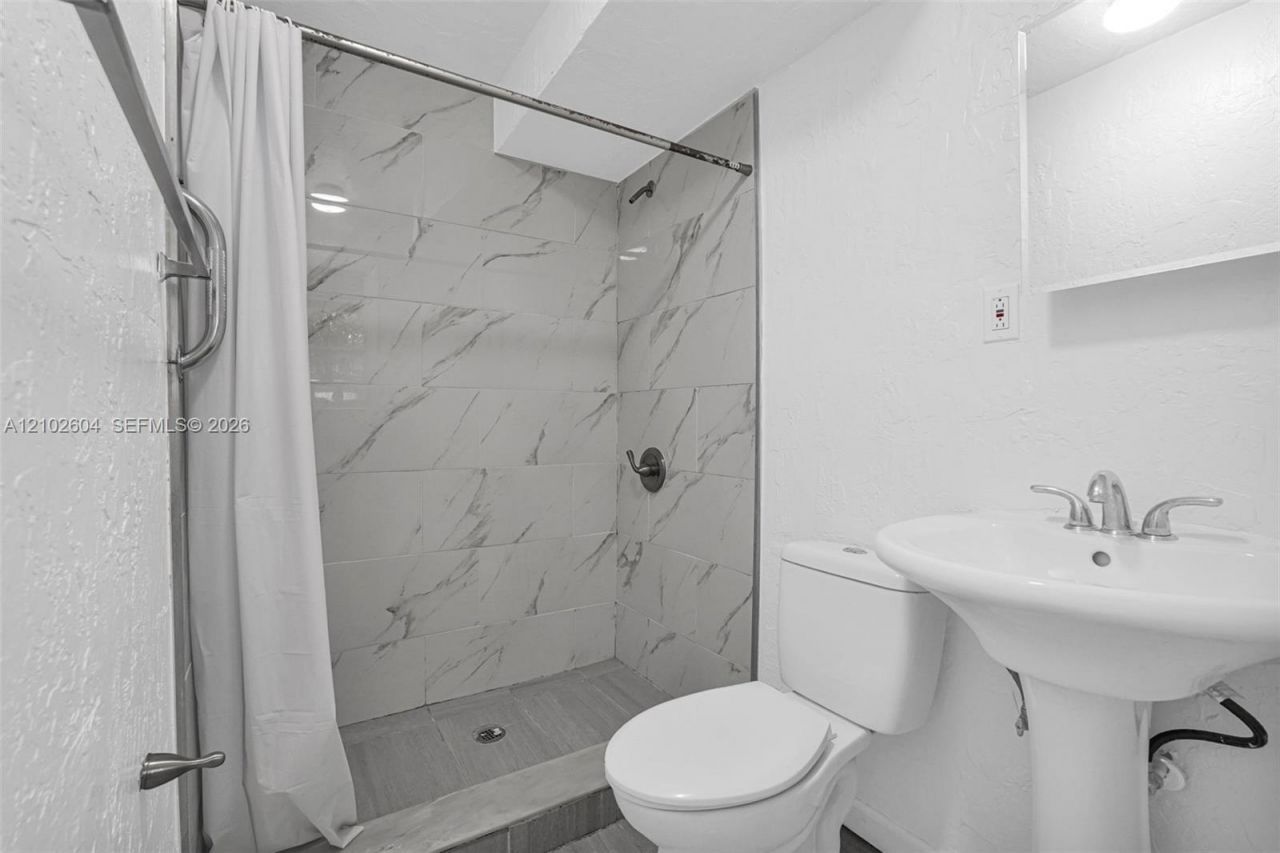520 NW 49th St , Unit B, Miami, FL 33127 Photo