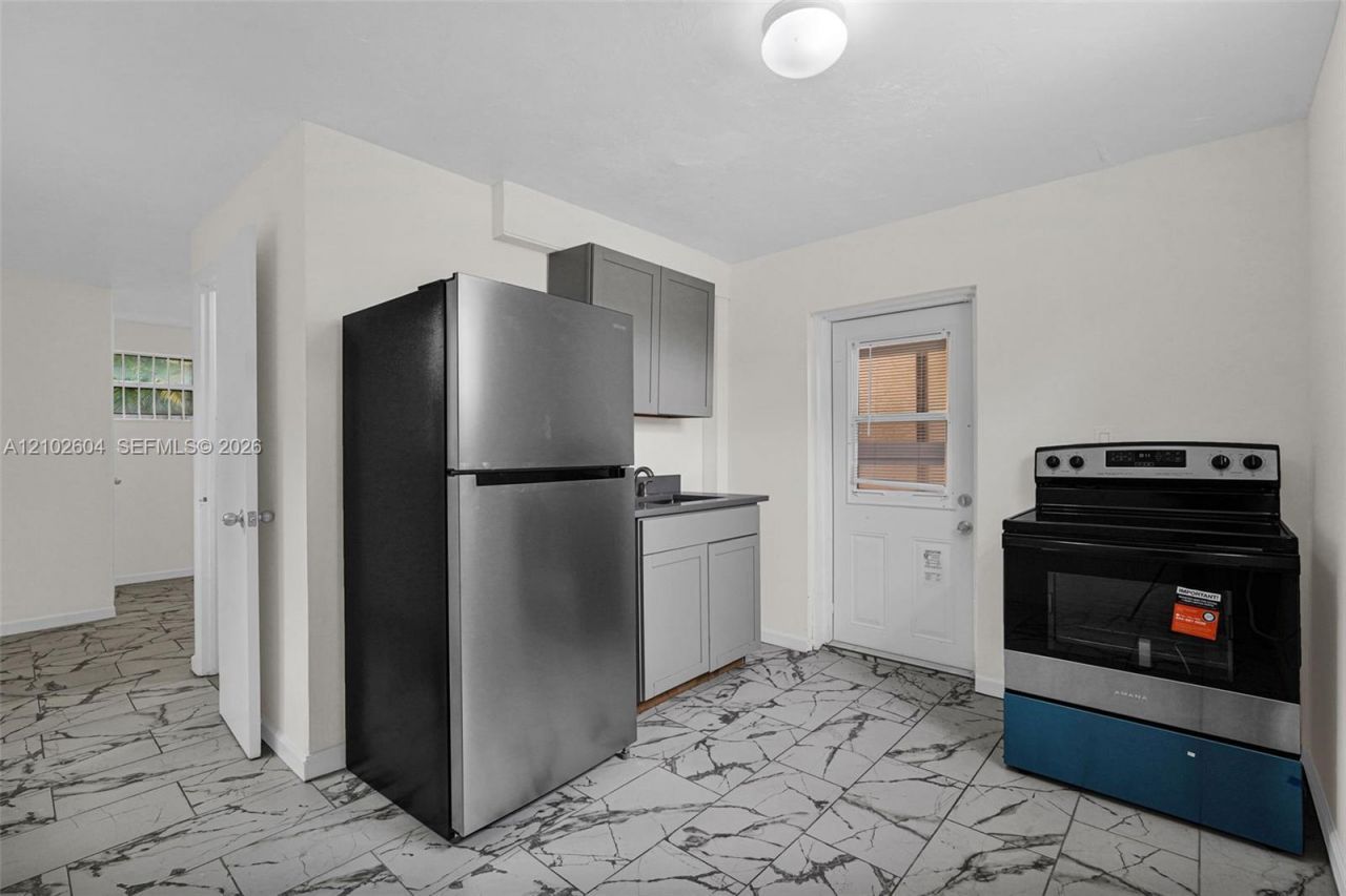 520 NW 49th St , Unit B, Miami, FL 33127 Photo