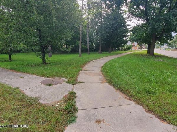 507 E Grand River Avenue, Portland, MI 48875