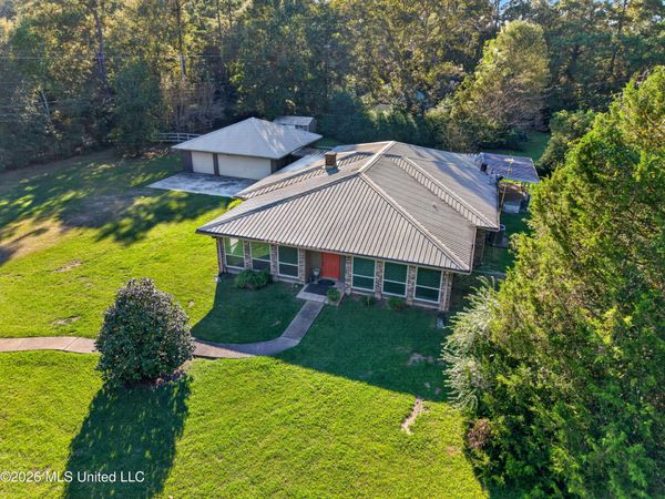 1 Lakeside Drive, Carriere, MS 39426
