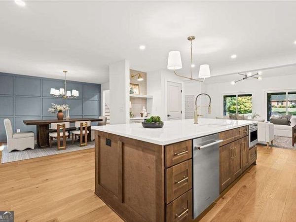 675 Weatherly Lane, Sandy Springs, GA 30328