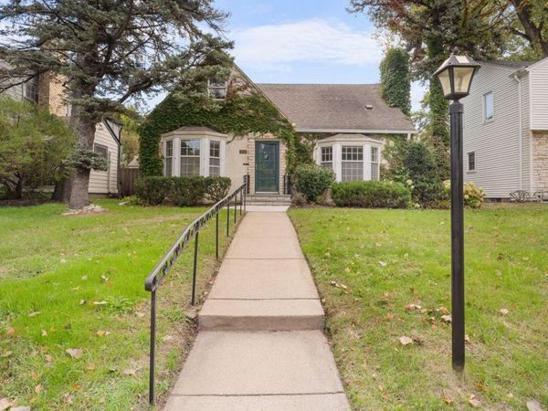 2717 France Avenue S, Minneapolis, MN 55416