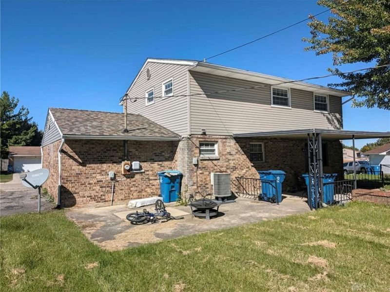 7048 Safari Drive, Huber Heights, OH 45424 Photo 6