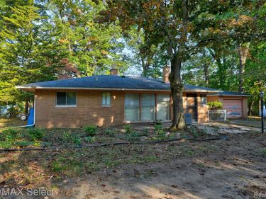 400 Lakeshore Drive, Leoni Township, Mi 49240