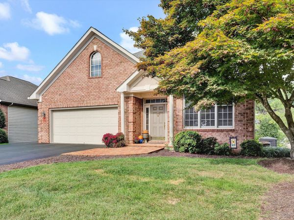 4045 Parkway Place DR , Roanoke, VA 24018