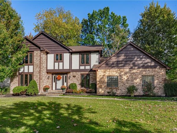 107 Waxwing Court , East Amherst, NY 14051