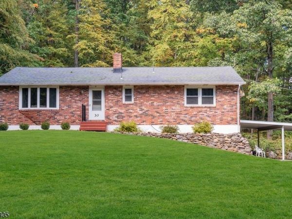 30 Summerfield Rd, White, NJ 07823