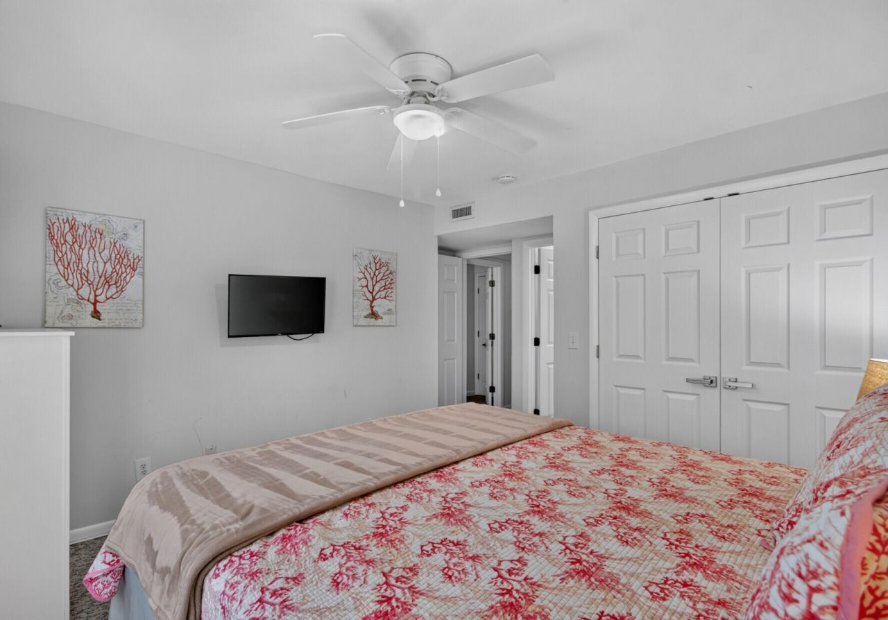 307 Yacht Harbor Court Photo 22