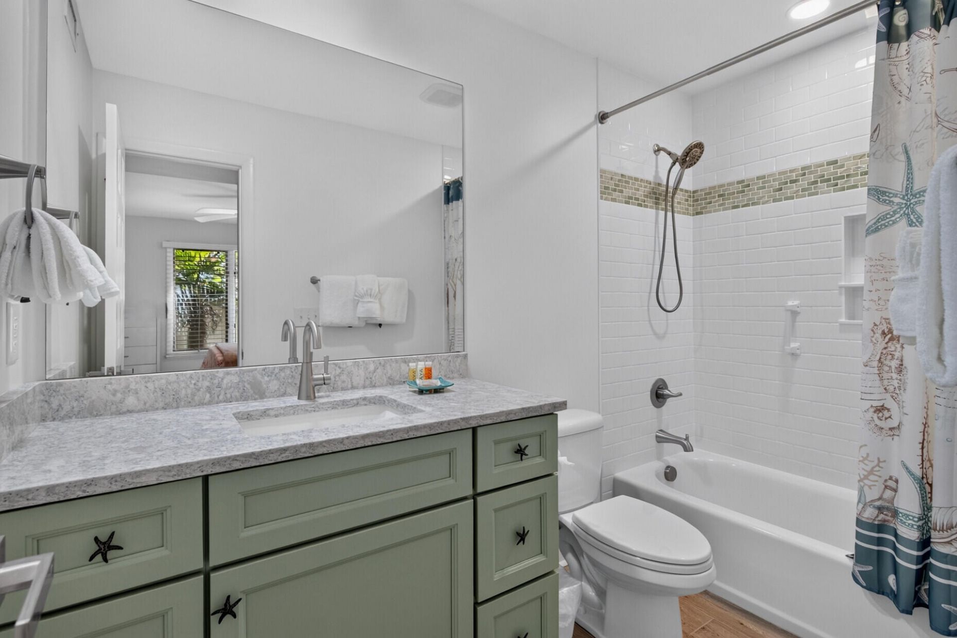 307 Yacht Harbor Court Photo 23