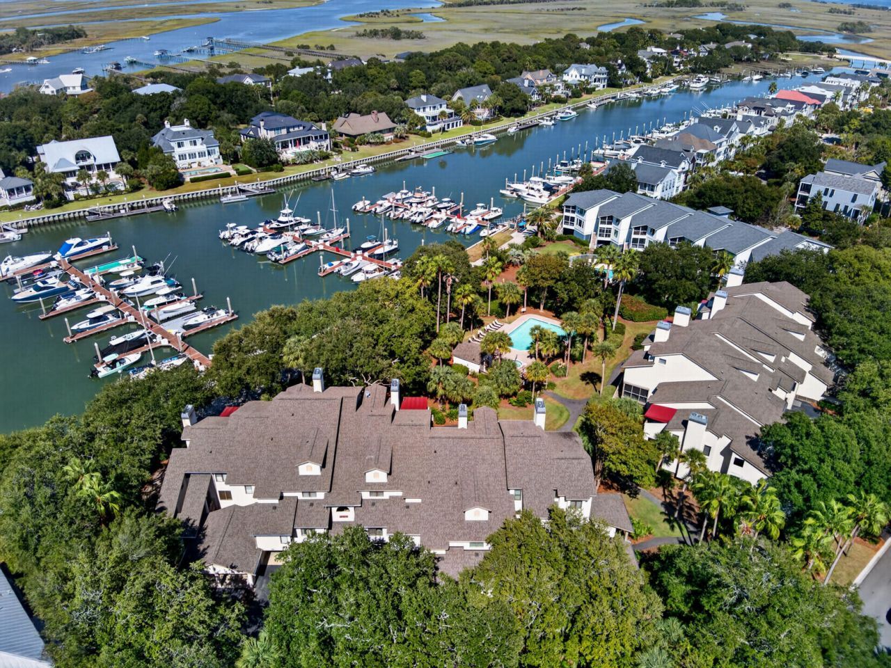 307 Yacht Harbor Court Photo 3