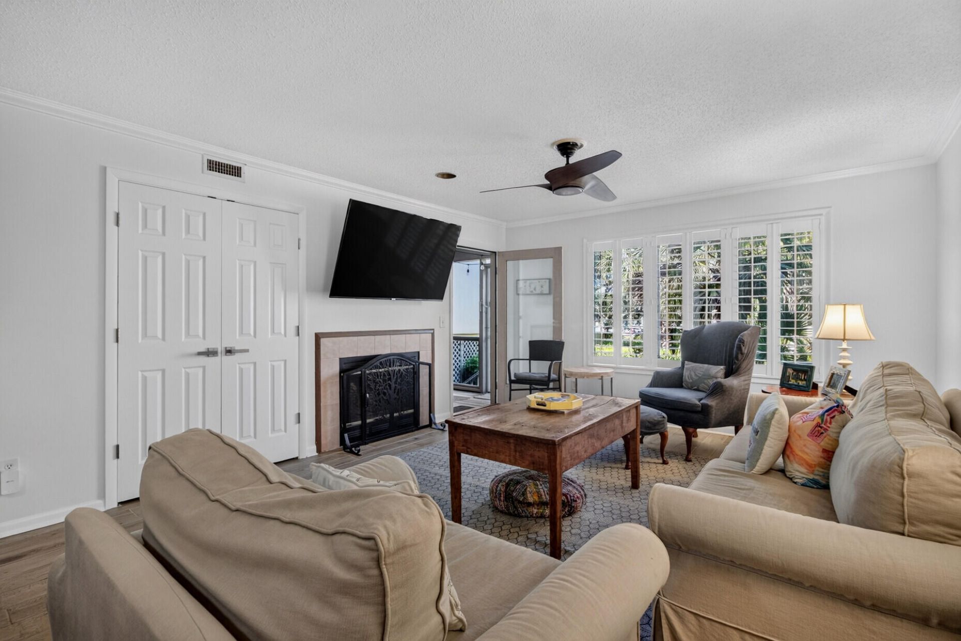 307 Yacht Harbor Court Photo 7