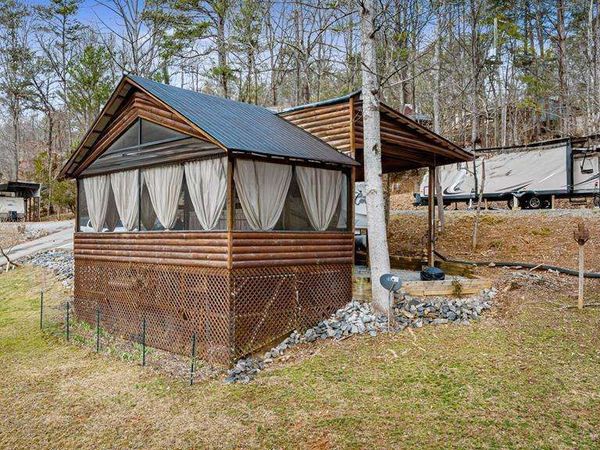18 Second Street, Ellijay, GA 30540