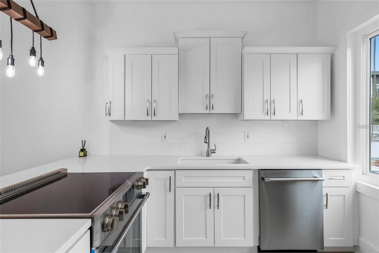 1756 Central Avenue , Saint Petersburg, FL 33712 Photo