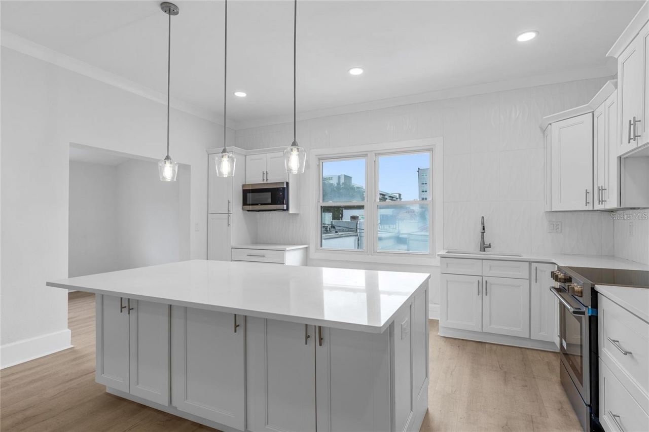 1756 Central Avenue , Saint Petersburg, FL 33712 Photo