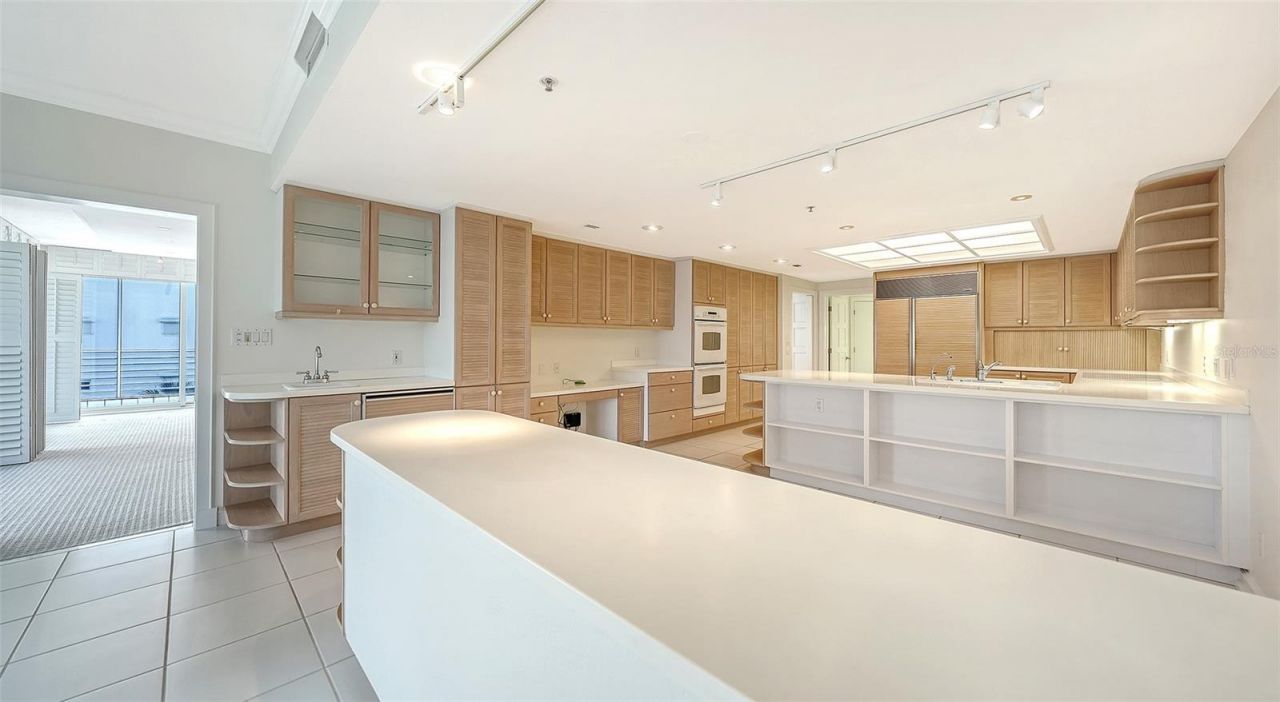 2550 Harbourside Drive, Unit 334, Longboat Key, FL 34228 Photo