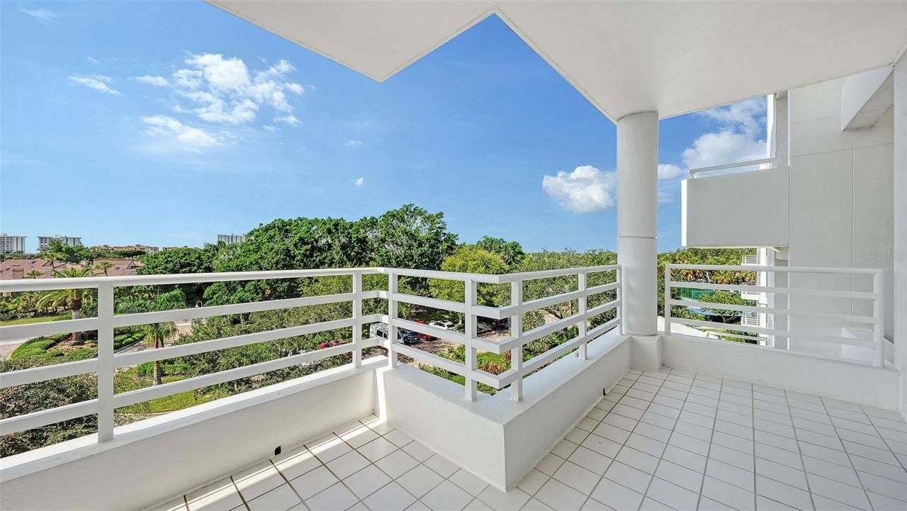 2550 Harbourside Drive, Unit 334, Longboat Key, FL 34228 Photo