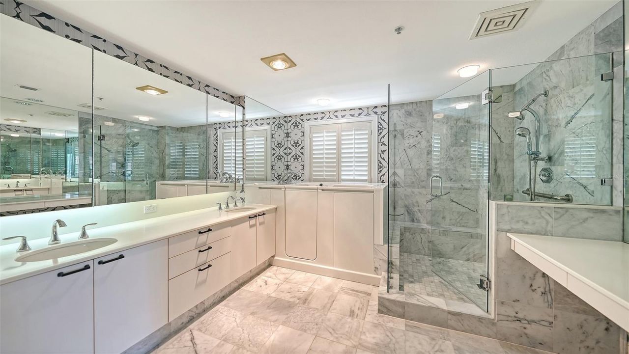 2550 Harbourside Drive, Unit 334, Longboat Key, FL 34228 Photo