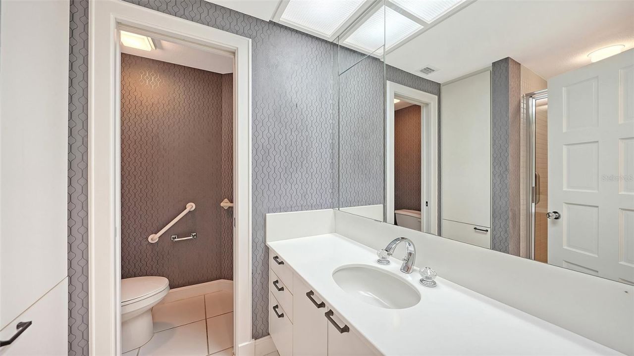2550 Harbourside Drive, Unit 334, Longboat Key, FL 34228 Photo
